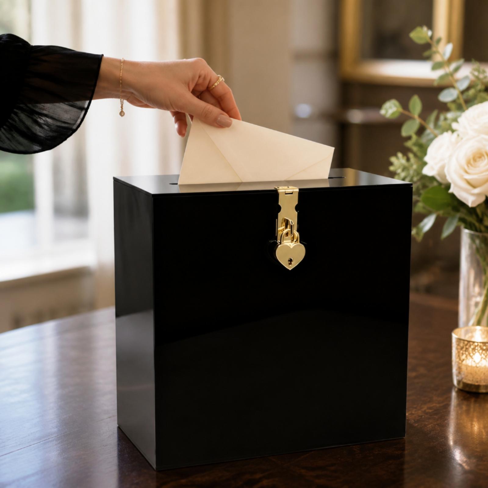 封筒やゲスト用メモを収納できる、鍵付きの透明アクリル製ウェデ - Wedding Card Box のレビューと価格